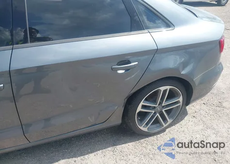 2017 Audi A3 2.0T Premium z USA, uszkodzony, nr VIN WAUAUGFF7H1056291